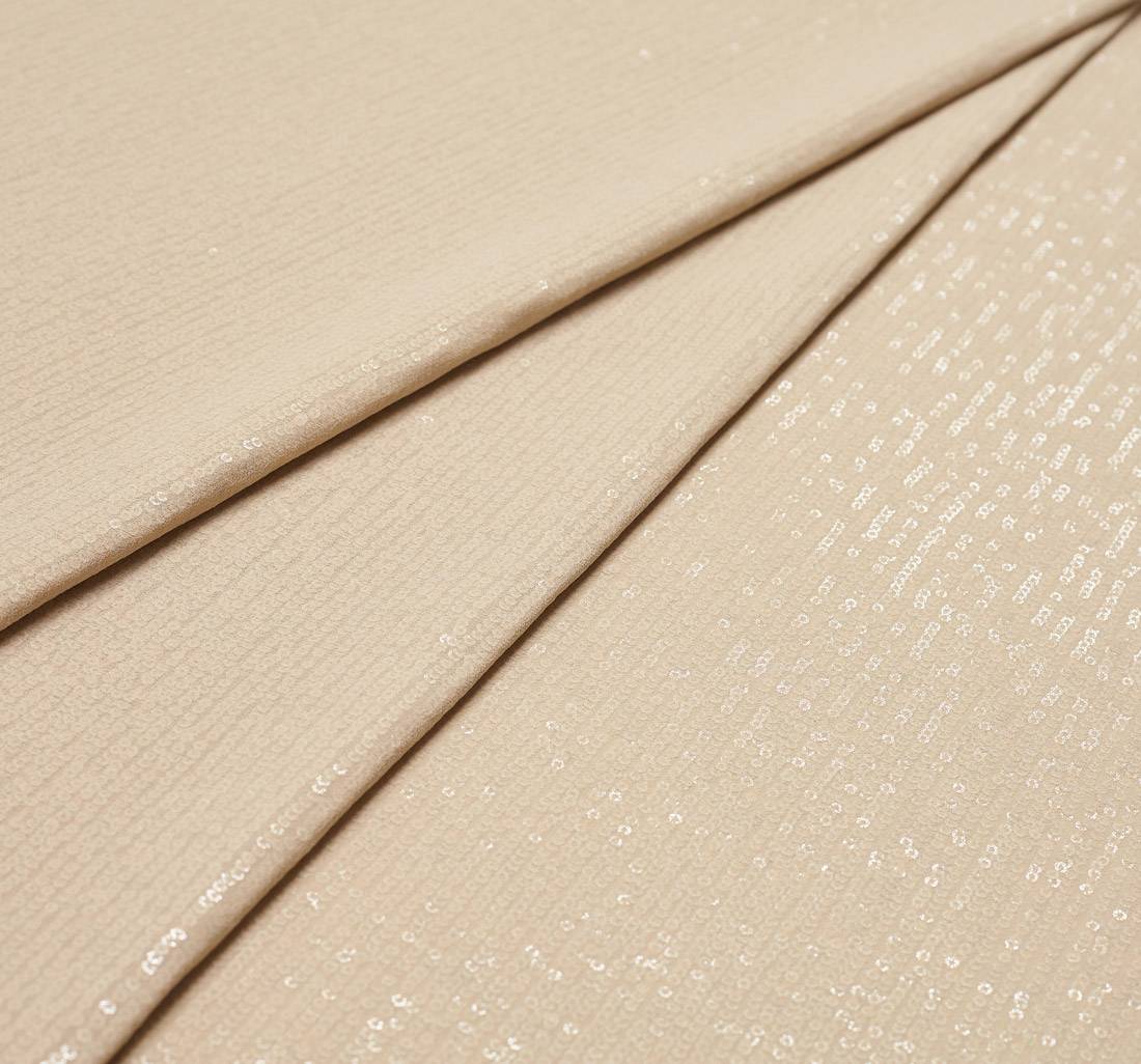 Сетка, расшитая пайетками, покрытая муслином. Цвет молочный/бежевый в наличии